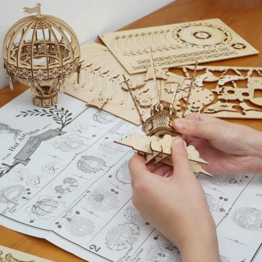Creative fun with 3D puzzle