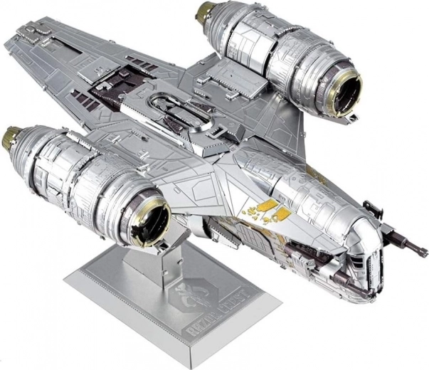 Razor Cresti realistlikud detailid