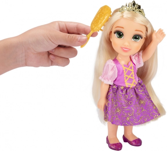 Pika laka kammimine ja stiliseerimine