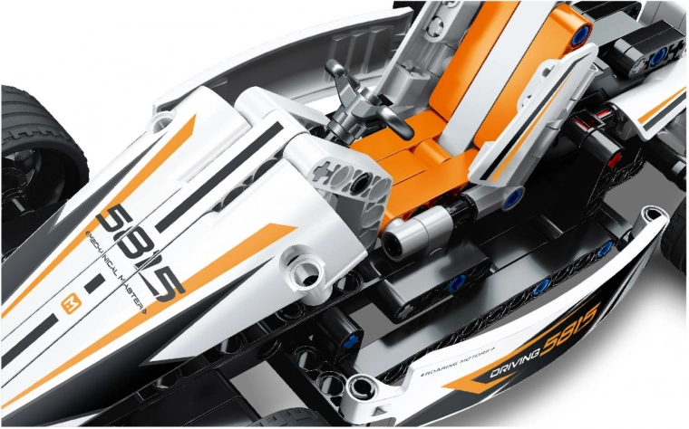 Realistlikud detailid ja tugev konstruktsioon