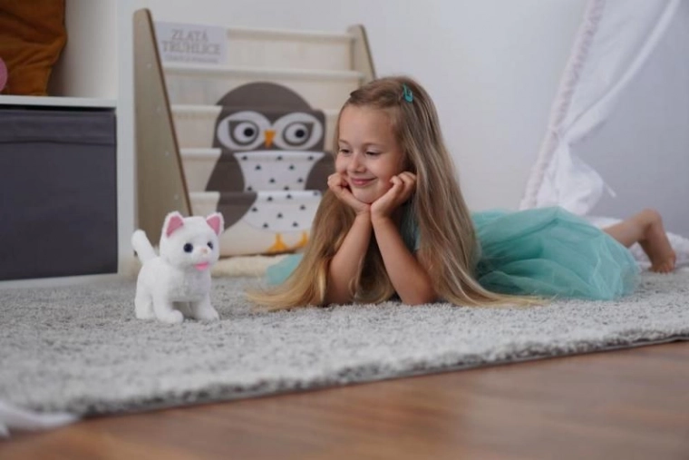 Näub ja liigutab saba