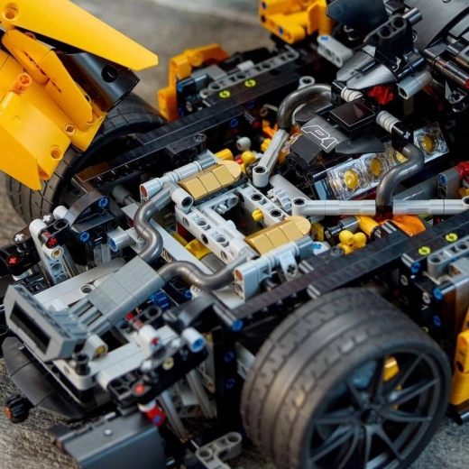 Autentne tehnika: V8 mootor ja 7-käiguline käigukast