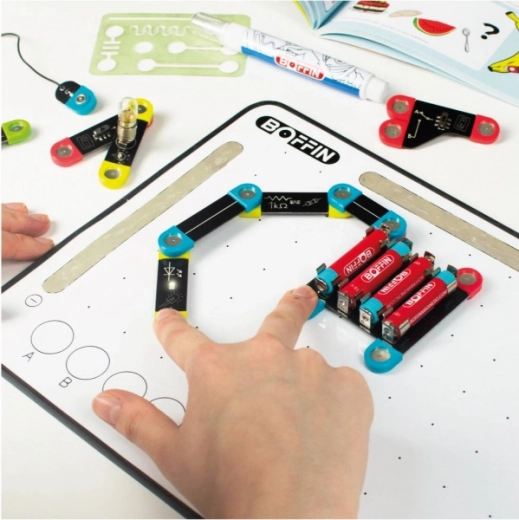 Fast building thanks to magnetic modules