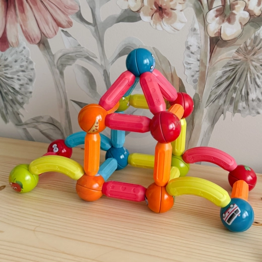 Lihtne ja turvaline ehitamine väikestele kätele