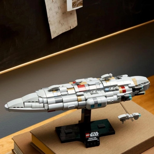 Nebulon‑B mini-fregatt dünaamiliseks väljapanekuks