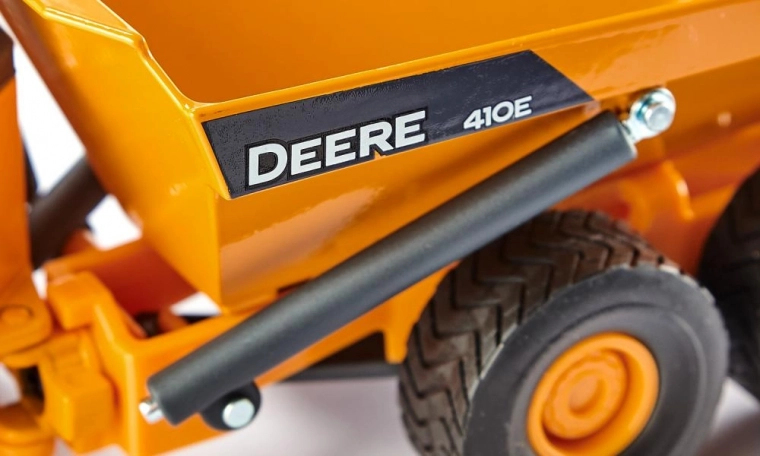 Die-cast construction and rubber tires