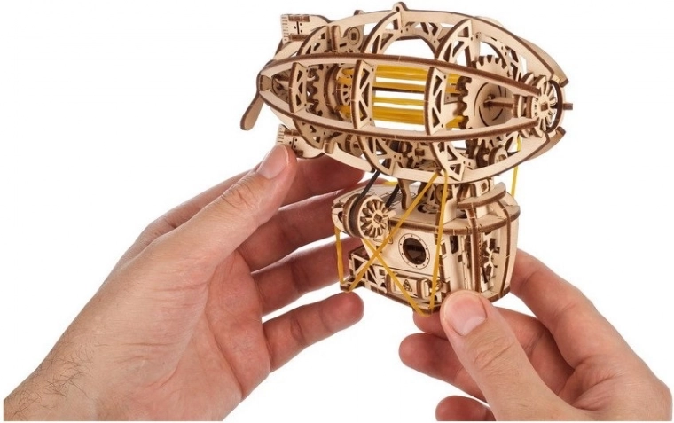 Moving mechanical model without glue
