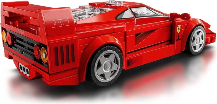 Ferrari F40 autentne disain