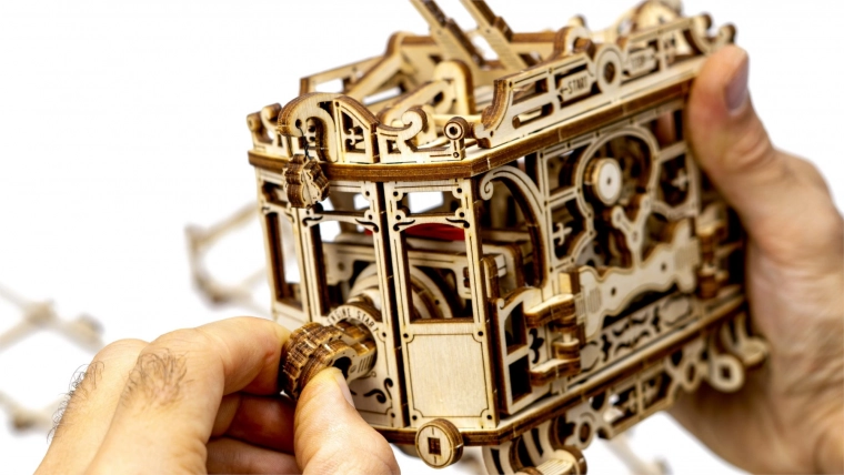 Precise wooden mechanics
