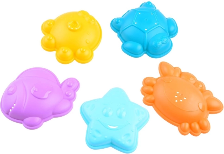 Creative molds for sand and water