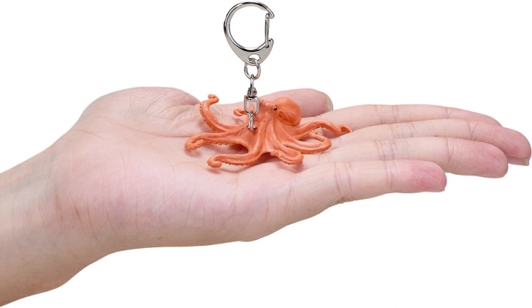 Sturdy metal carabiner for easy attachment