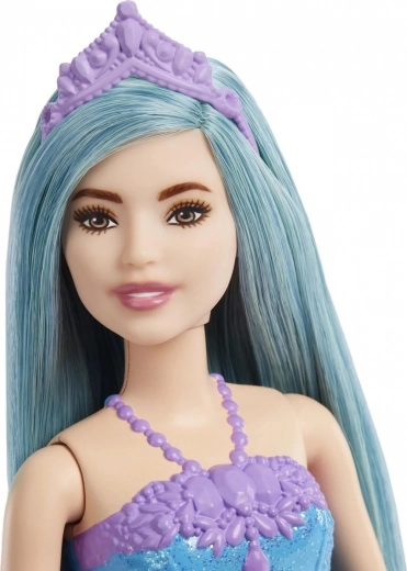 Long turquoise hair and tiara