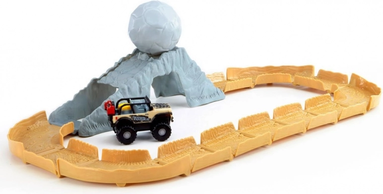 Adventure track with boulder