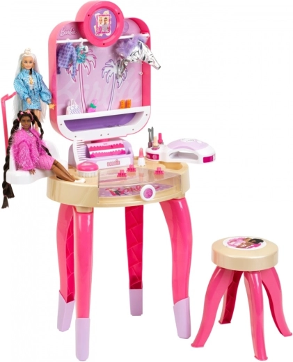 Rikkalik lisavarustus ja nutikad hoiuriiulid