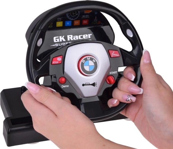 Realistlik rool käikude ja efektidega