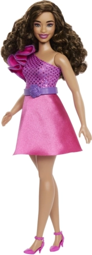 Iconic pink outfit with ruffle