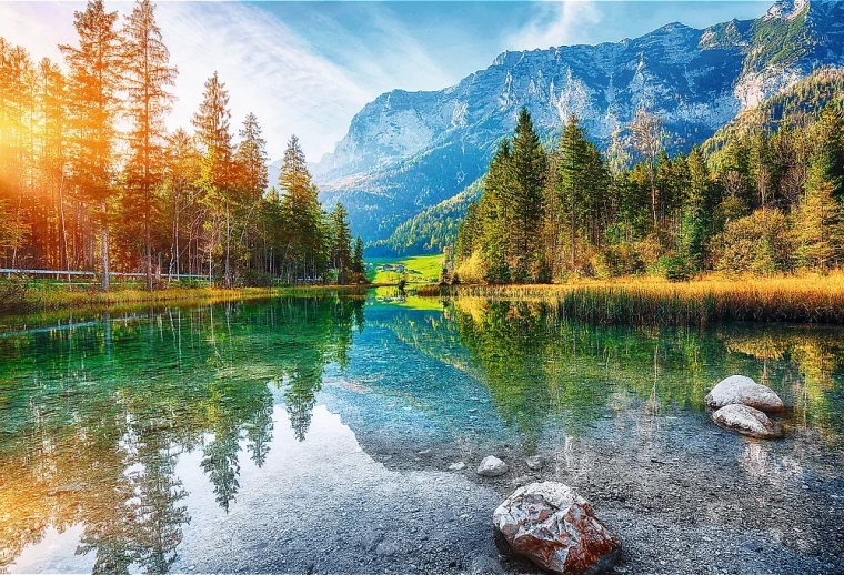 Stunning natural Lake Hintersee theme