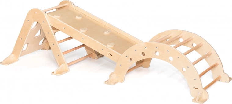 Stable wooden construction for safe climbing