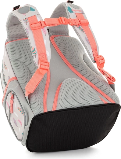 Ergonomic back panel and comfortable carrying