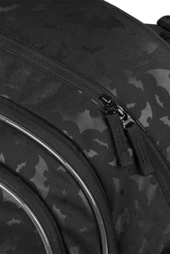 Durable construction and reliable YKK zippers
