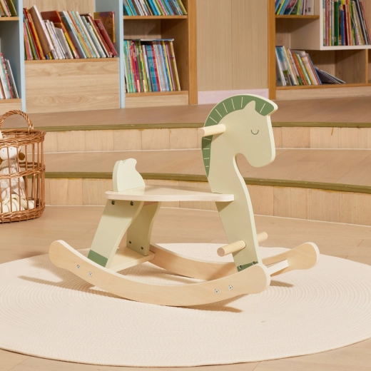 Stabiilne puidust konstruktsioon turvaliseks kiikumiseks