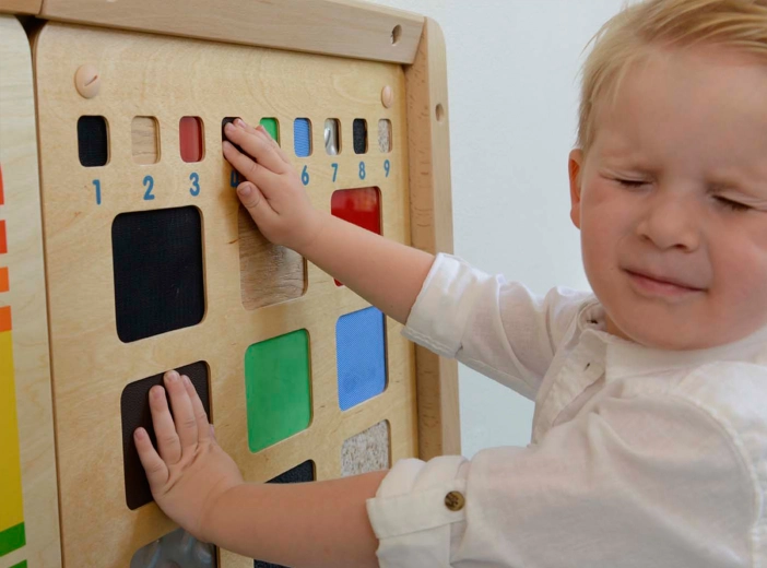 Learning by touch and matching textures