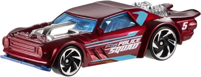 Komplektis 1:64 mõõtkavas auto