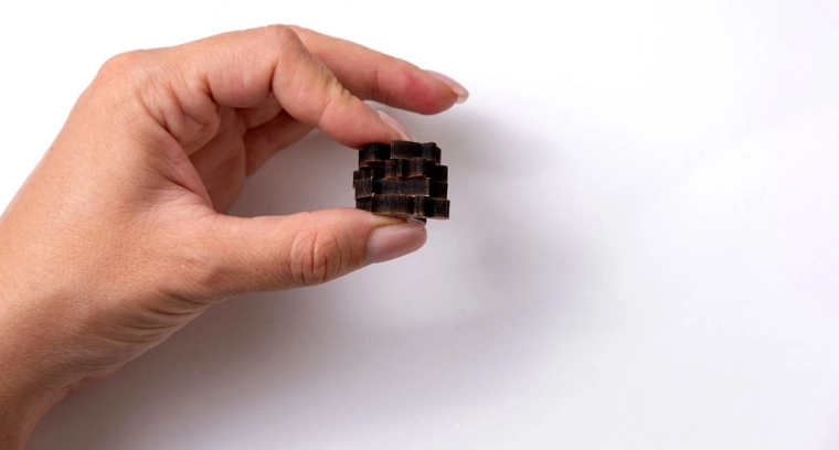 500 ainulaadset puidust tükki, täpselt laseriga lõigatud