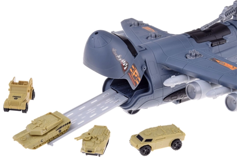 Interaktiivne sõjalennuk rambi ja panipaigaga