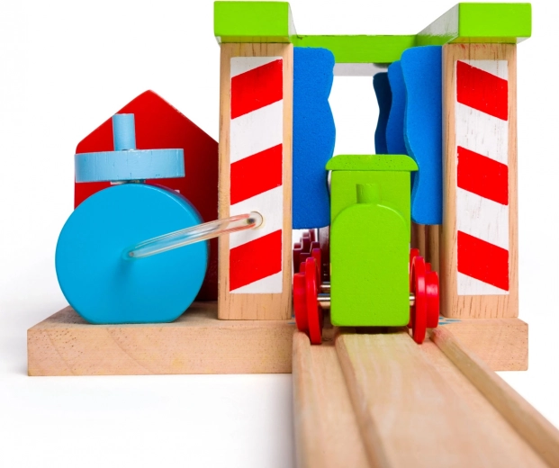 Ühildub enamiku puidust rongiradadega