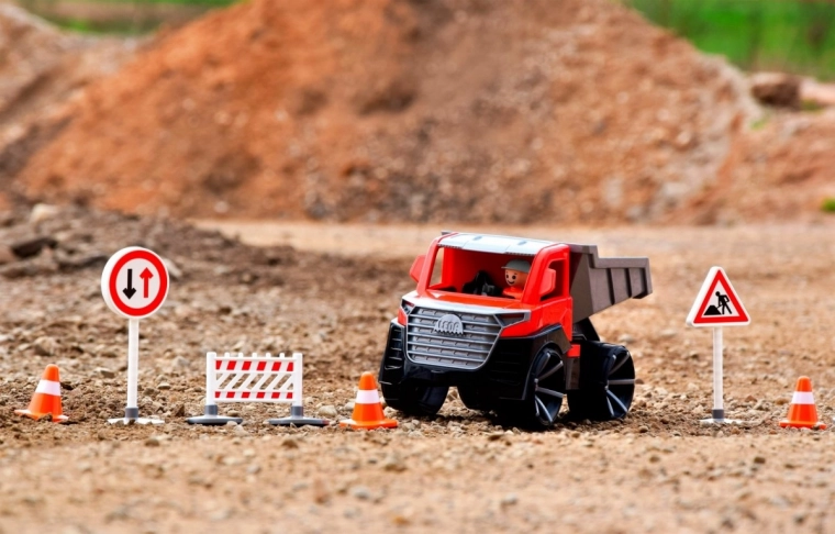 Vastupidav nii sise- kui välitingimustes