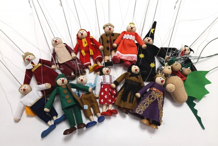 Käsitsi valmistatud karakteriga nukud