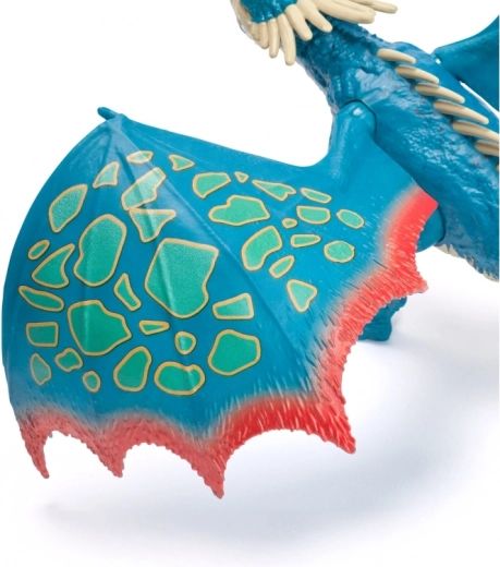 Flapping, highly detailed wings
