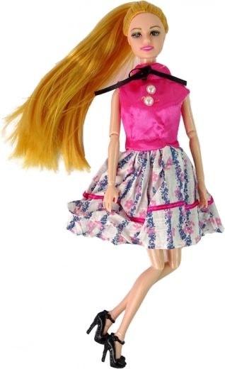 Stiilne nukk liikuvate liigestega