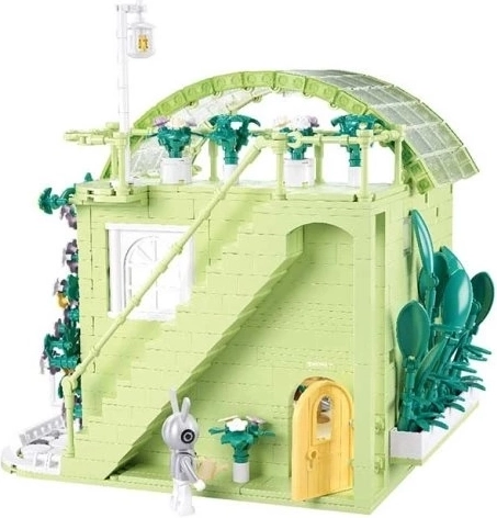 Creative building and play full of details