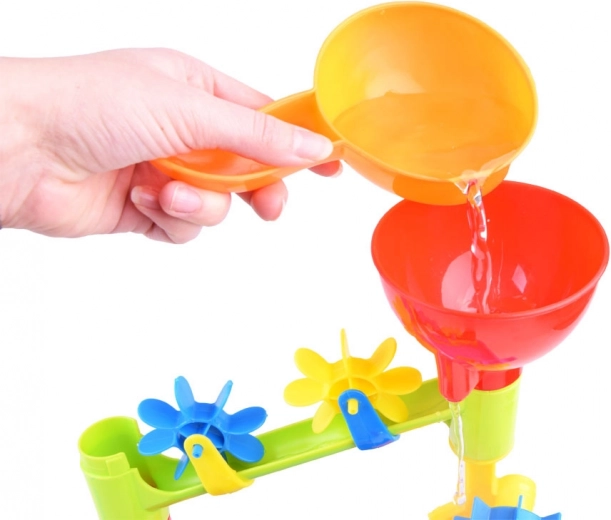 Wide funnel for easy pouring