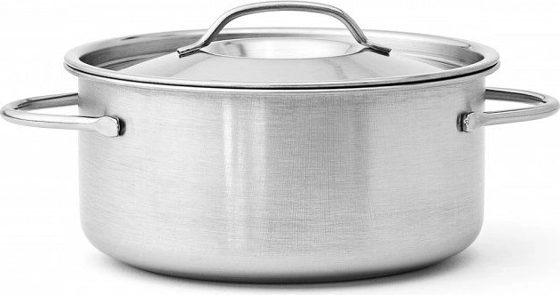 Metallist nõud realistlikuks mänguks