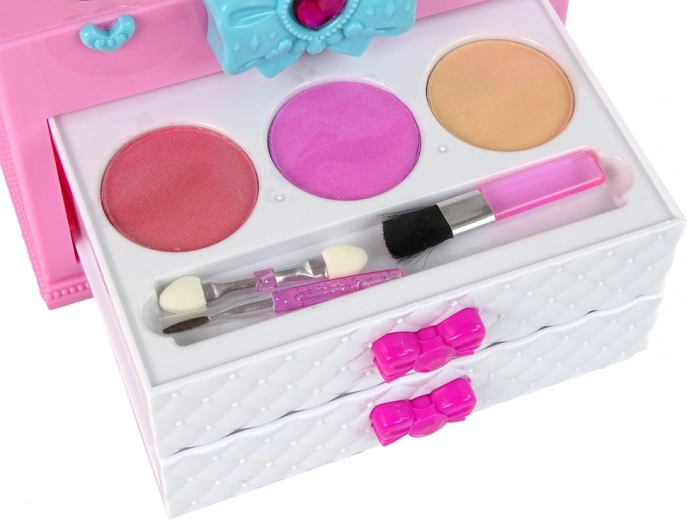 Rich makeup set for creative play