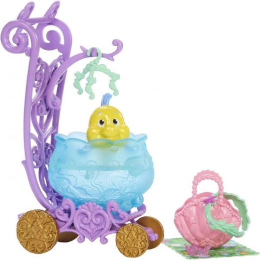 Lemmikloom ja tarvikud loovaks mänguks