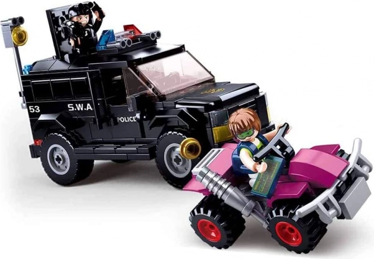 Thief’s quad bike for a dramatic chase