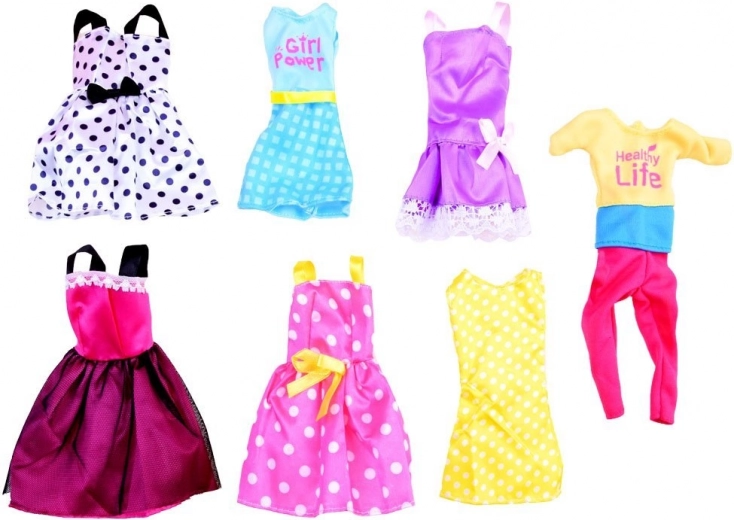 Rohkelt rõivaid, kingi ja aksessuaare