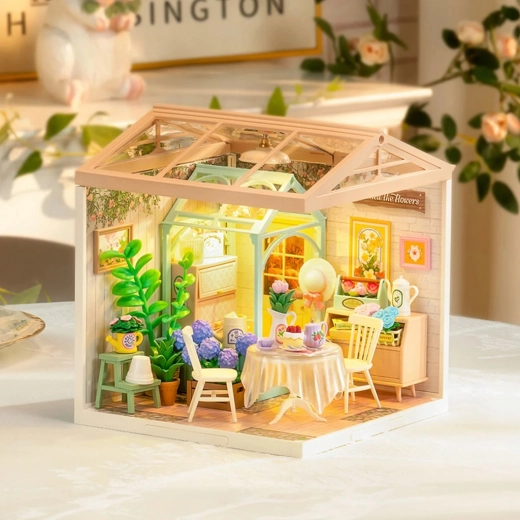 Charming details and realistic accessories