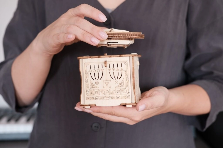 Precise Carving