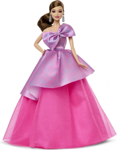 Kaunis kleit elegantsete detailidega