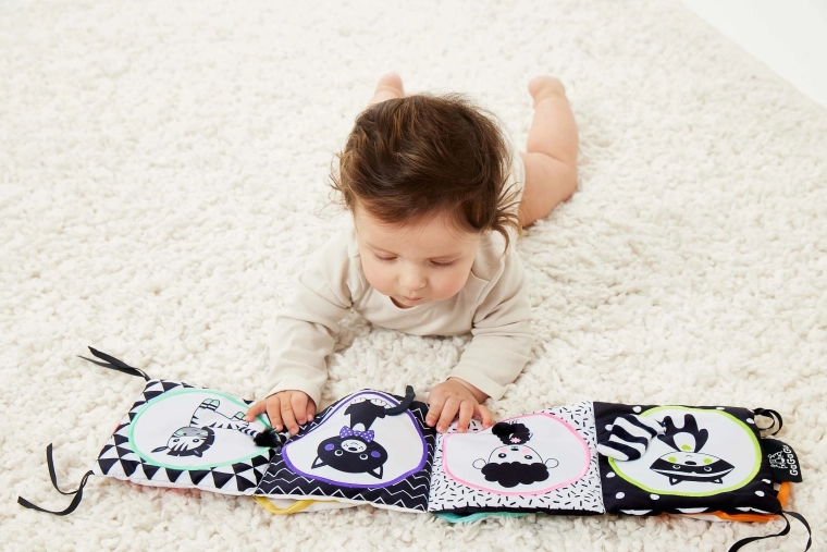 Kinnitamine võrevoodi või vankri külge