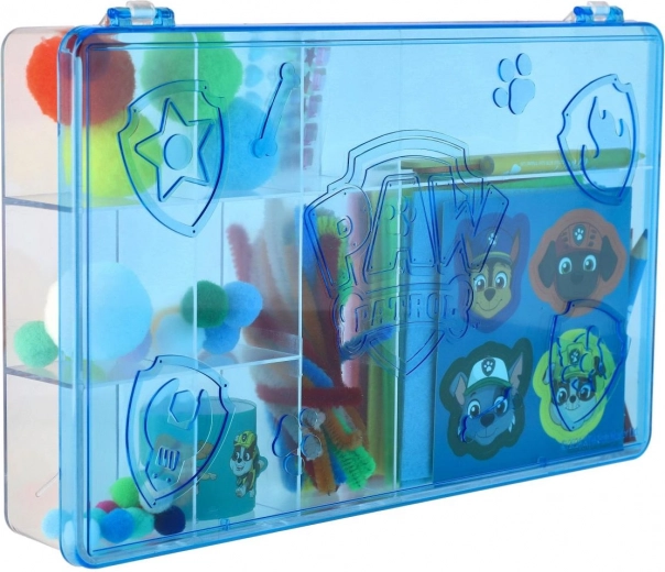 Tugev plastikkohver selgete vaheseintega