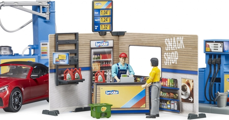 Realistlik tankla koos snack shop’iga