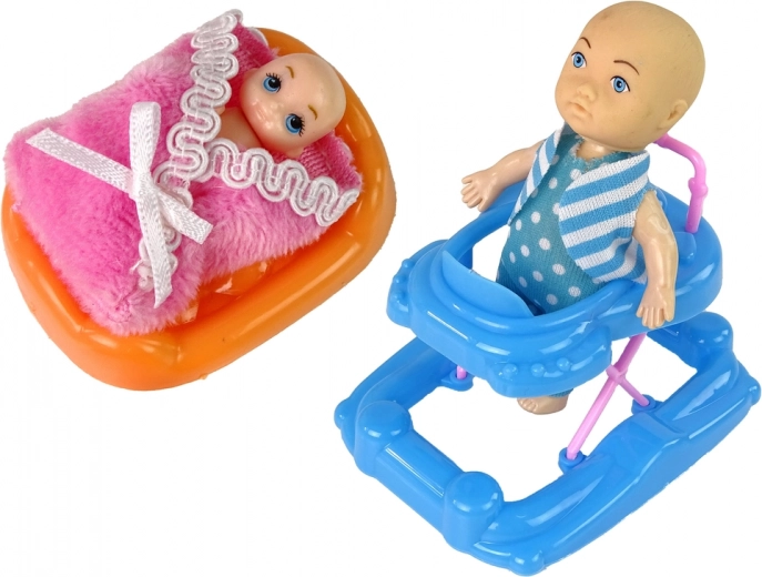 Mängukomplekt mitme nukuga