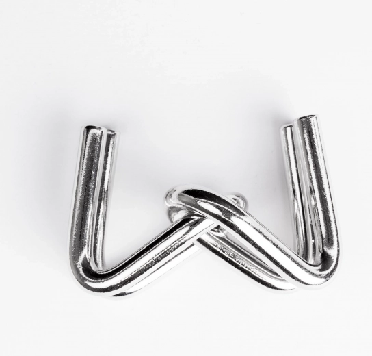 Poleeritud metall mugavaks nuputamiseks