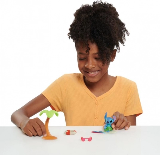 Beach accessories for creative play